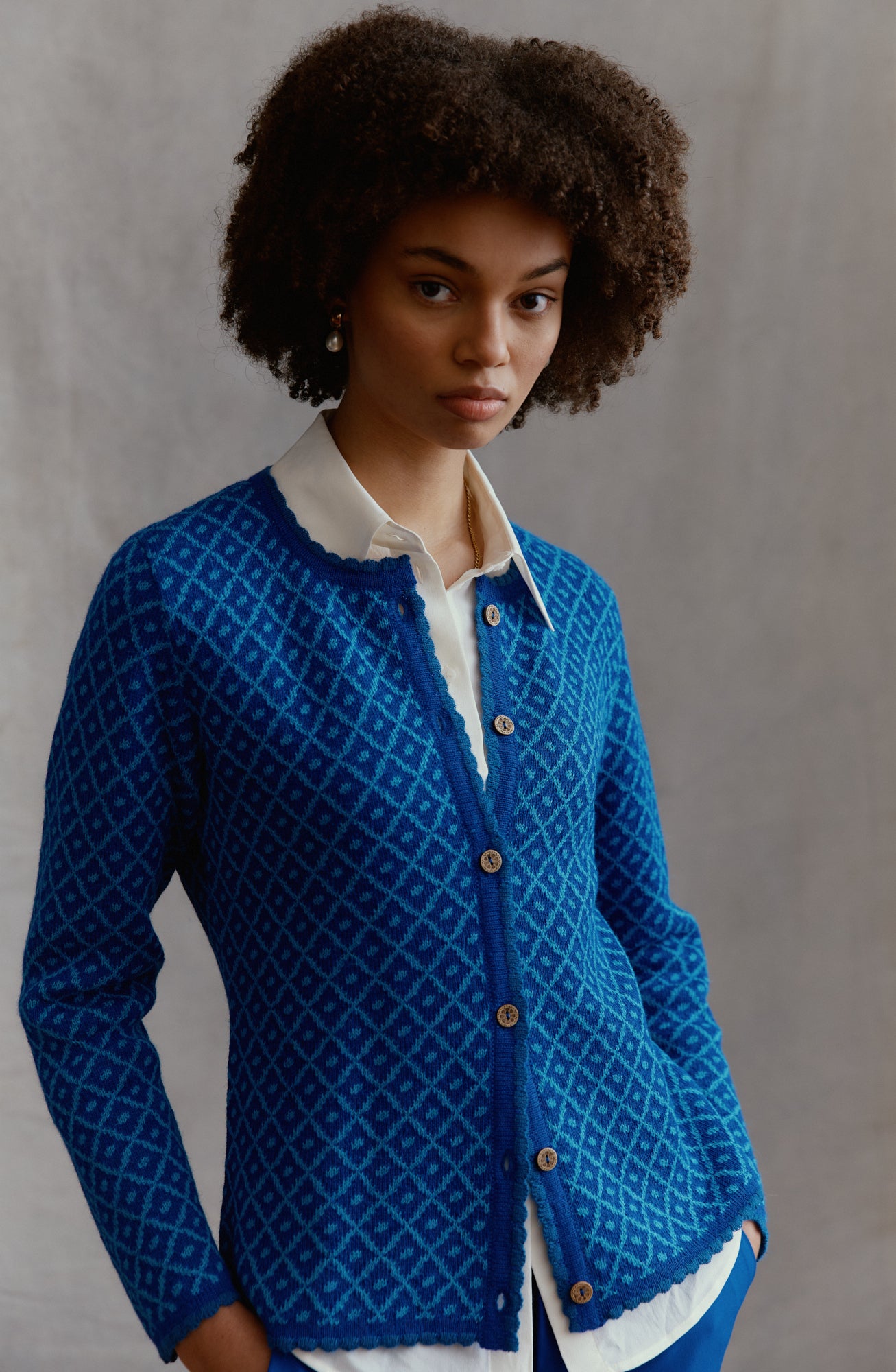 Aura Alpaka Jacquard Cardigan in Blau