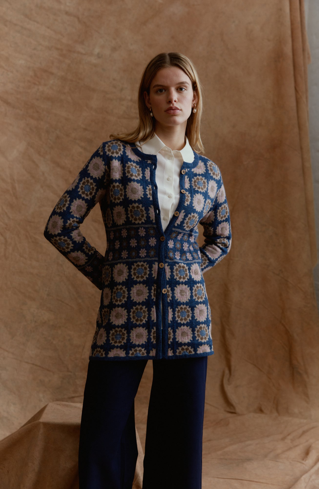 Theresa Jaquard Cardigan Jeans aus 100% Alpaka