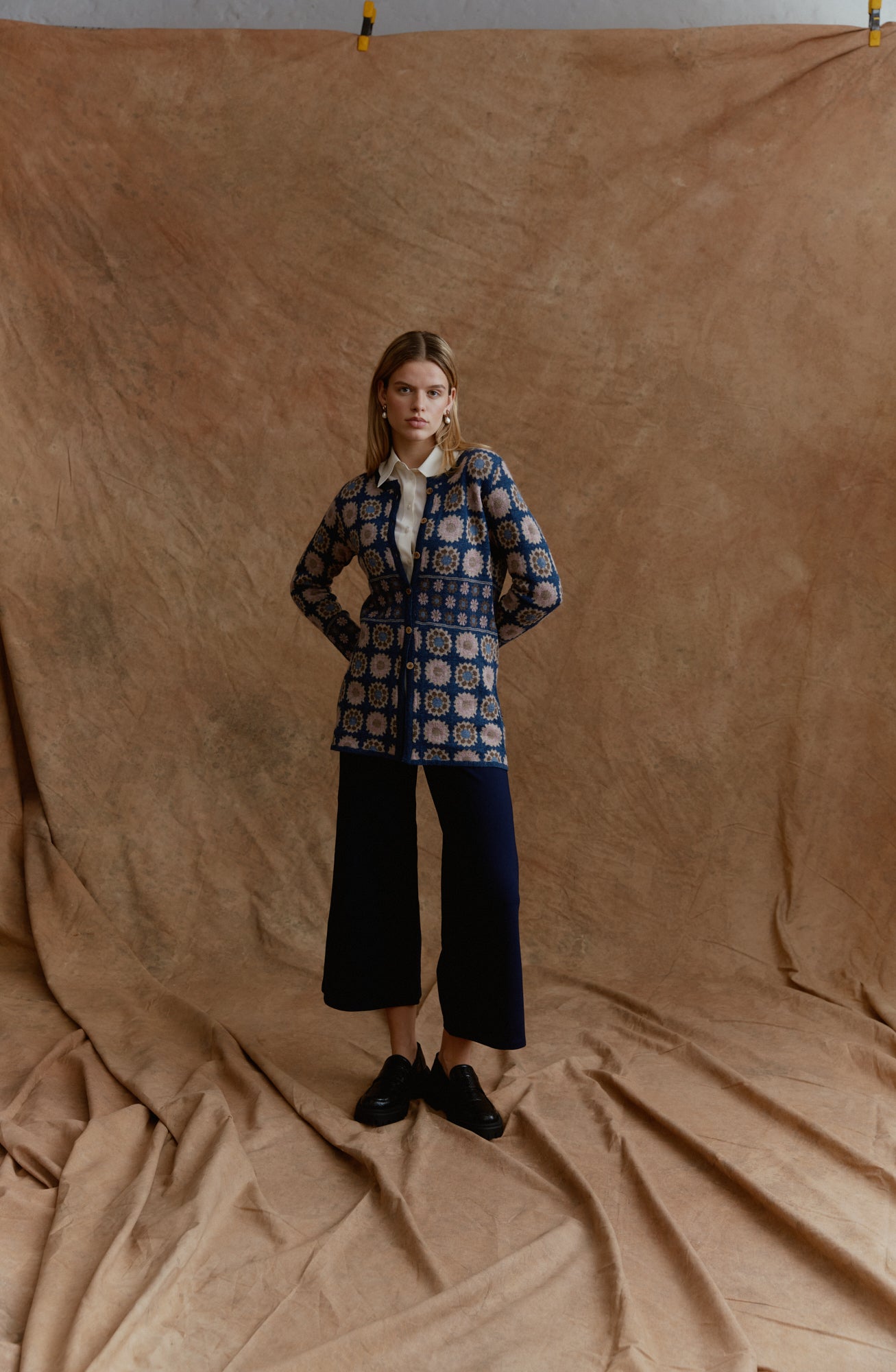 Theresa Jaquard Cardigan Jeans aus 100% Alpaka