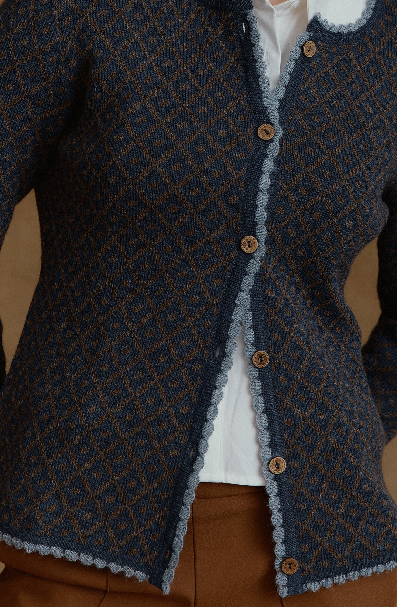 Aura Alpaka Jacquard Strickjacke in Jeans