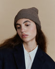 Mütze Classic aus Lamawolle in Braun von Manuela Bedford