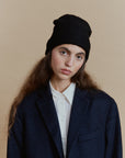 Mütze Classic aus Lamawolle in Schwarz von Manuela Bedford