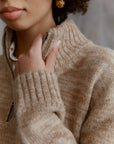 Troyer Stehkragen Pullover aus Baby Alpaka Detailansicht