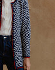 Lange Alpaka Strickjacke Aura in Navy von Manuela Bedford getragen