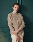 Alpaka Boucle Strickjacke in Beige von Manuela Bedford