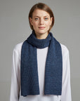Jeansblauer Alpaka Schal Detailansicht