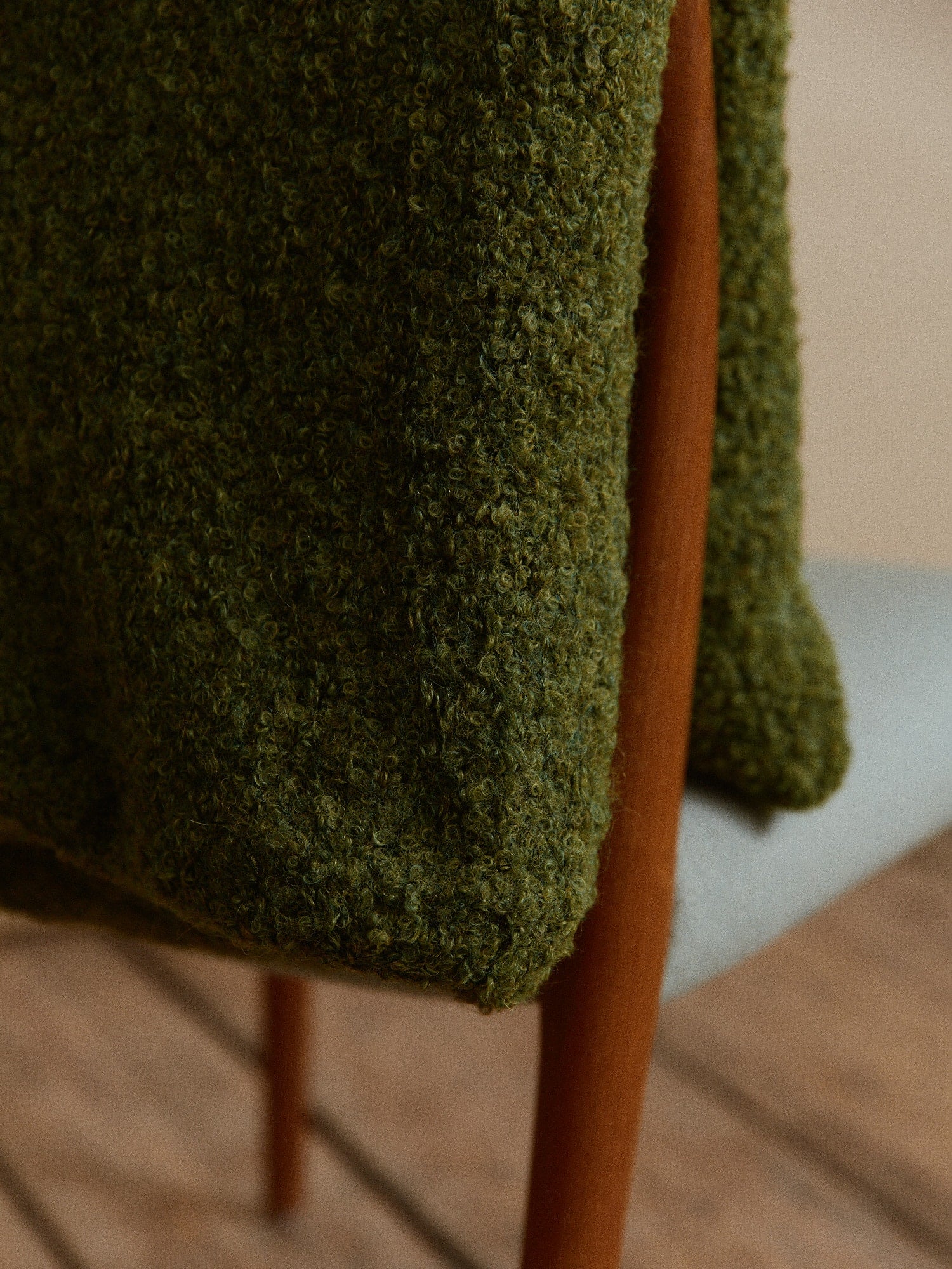 High-quality alpaca bedspread made of bouclé yarn