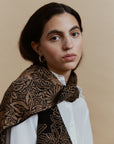 Alpaka Wendeschal Carmen mit floralem Muster von Manuela Bedford