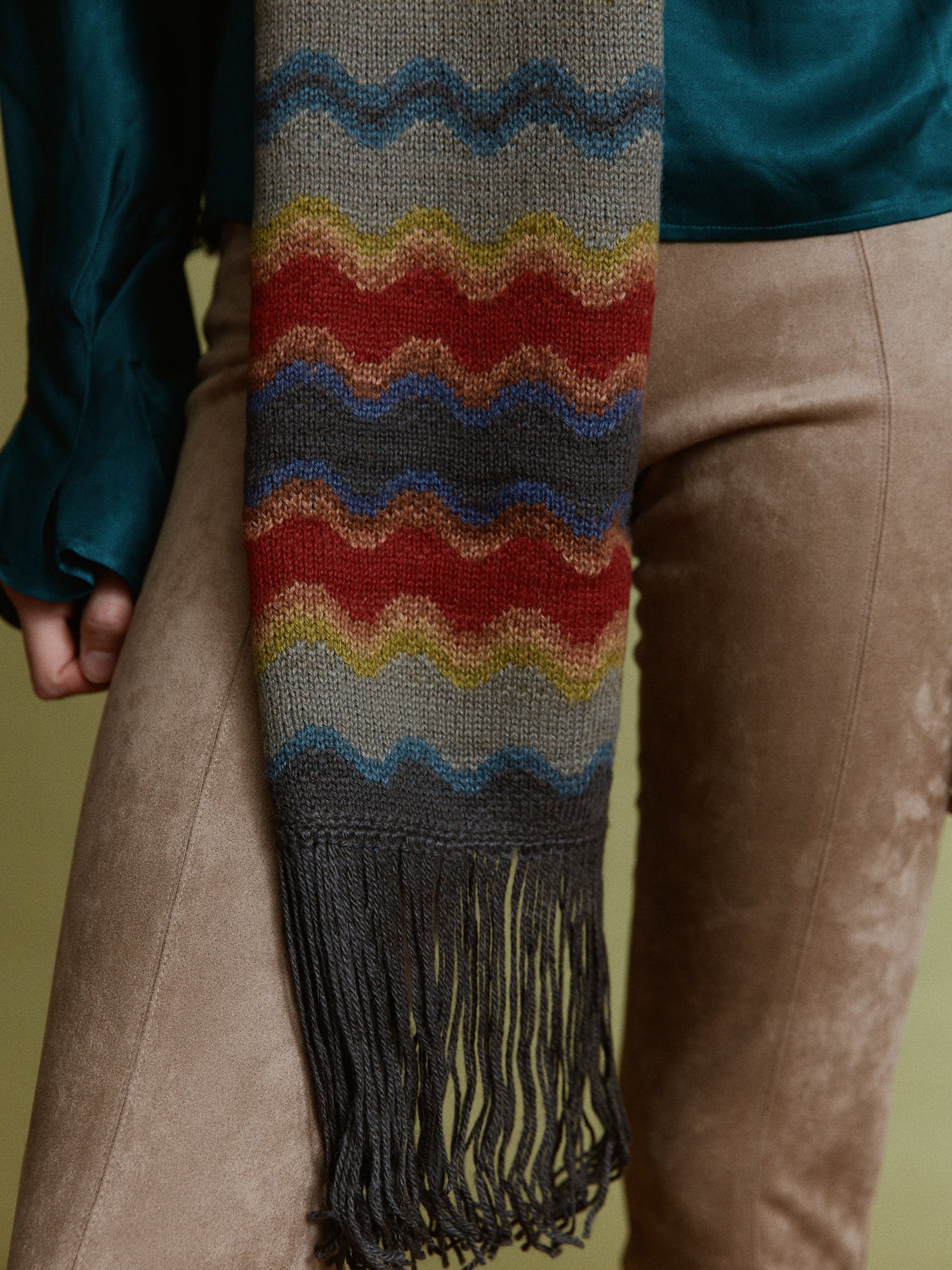 Handgestrickter Lama Schal in Multicolor