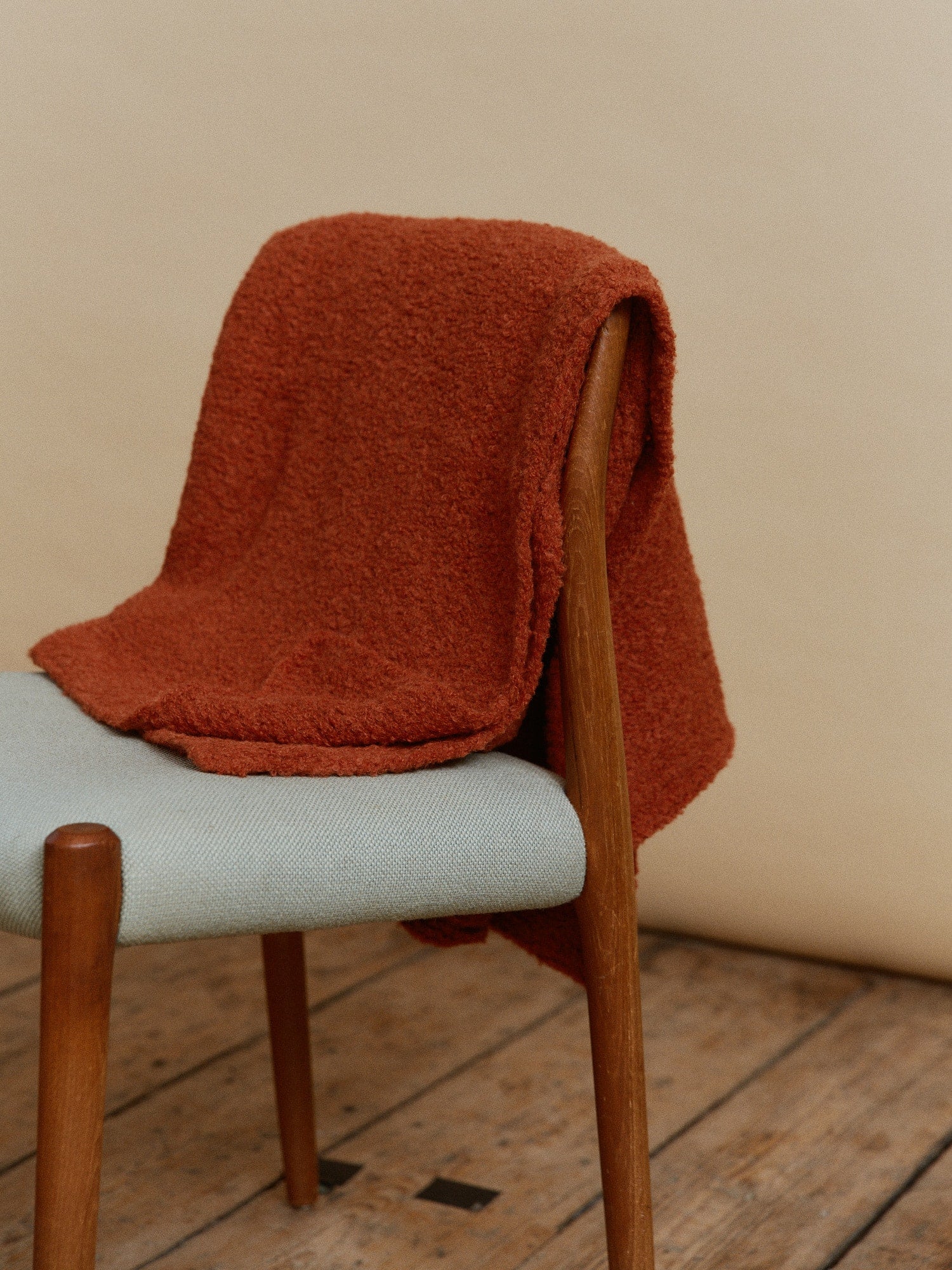 High-quality alpaca bedspread