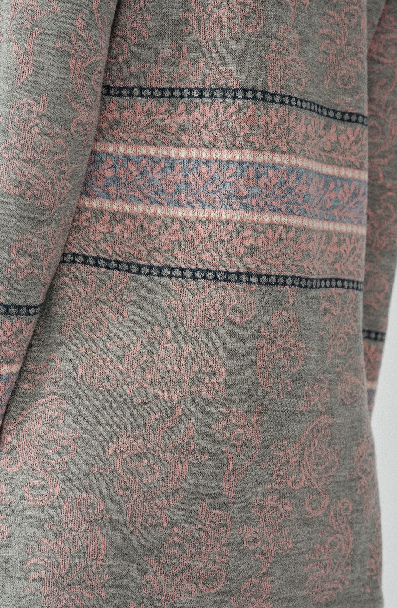 Alpaka Cardigan in Rosa und Grau von Manuela Bedford