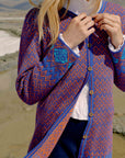 Alpaka Jacquard Strickjacke in Blau von Manuela Bedford