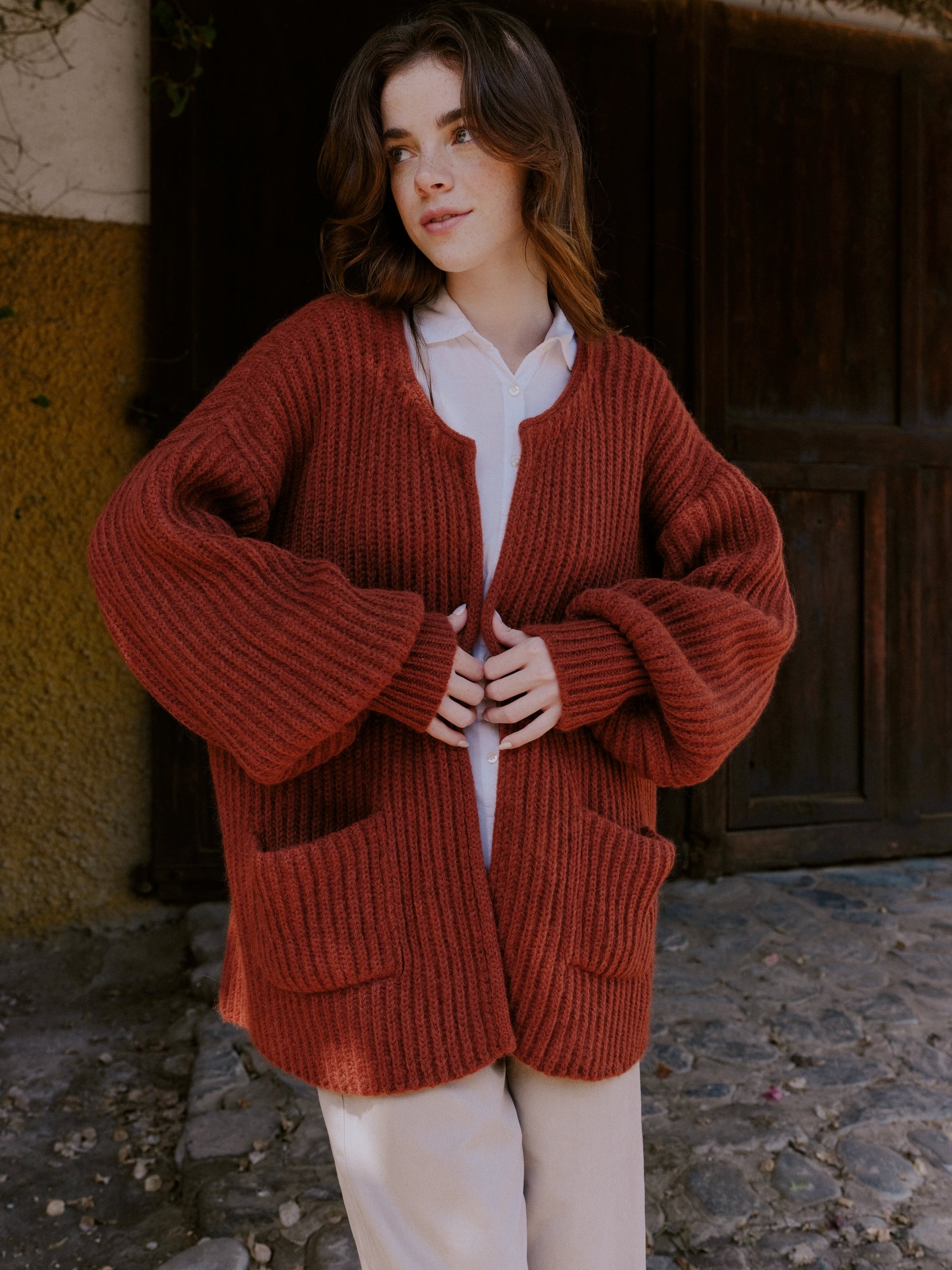 Baby Alpaka Strickjacken und Pullover von Manuela Bedford
