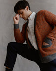 Viacha Alpaka Strickjacke mit Boucle Struktur getragen