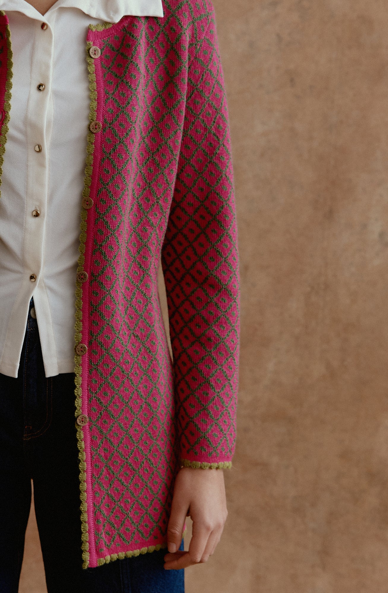 Alpaka Cardigan Aura in lang von Manuela Bedford in Fuchsia