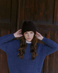 Alpaka Beanie in Schwarz von Manuela Bedford 