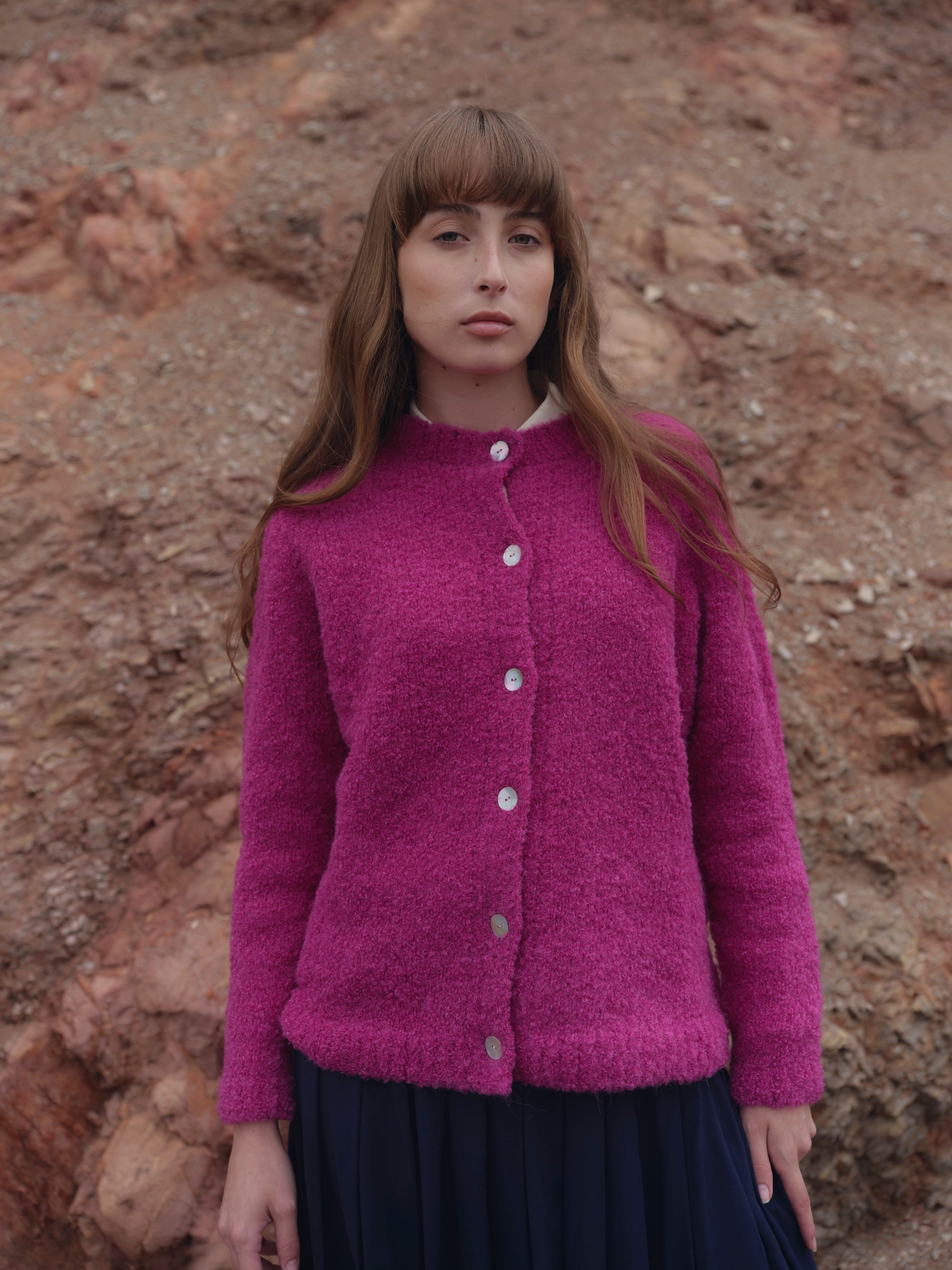 Alpaka Boucle Strickjacke in Fuchsia von Manuela Bedford 