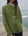 Alpaka Boucle Strickjacke in Grün von Manuela Bedford 