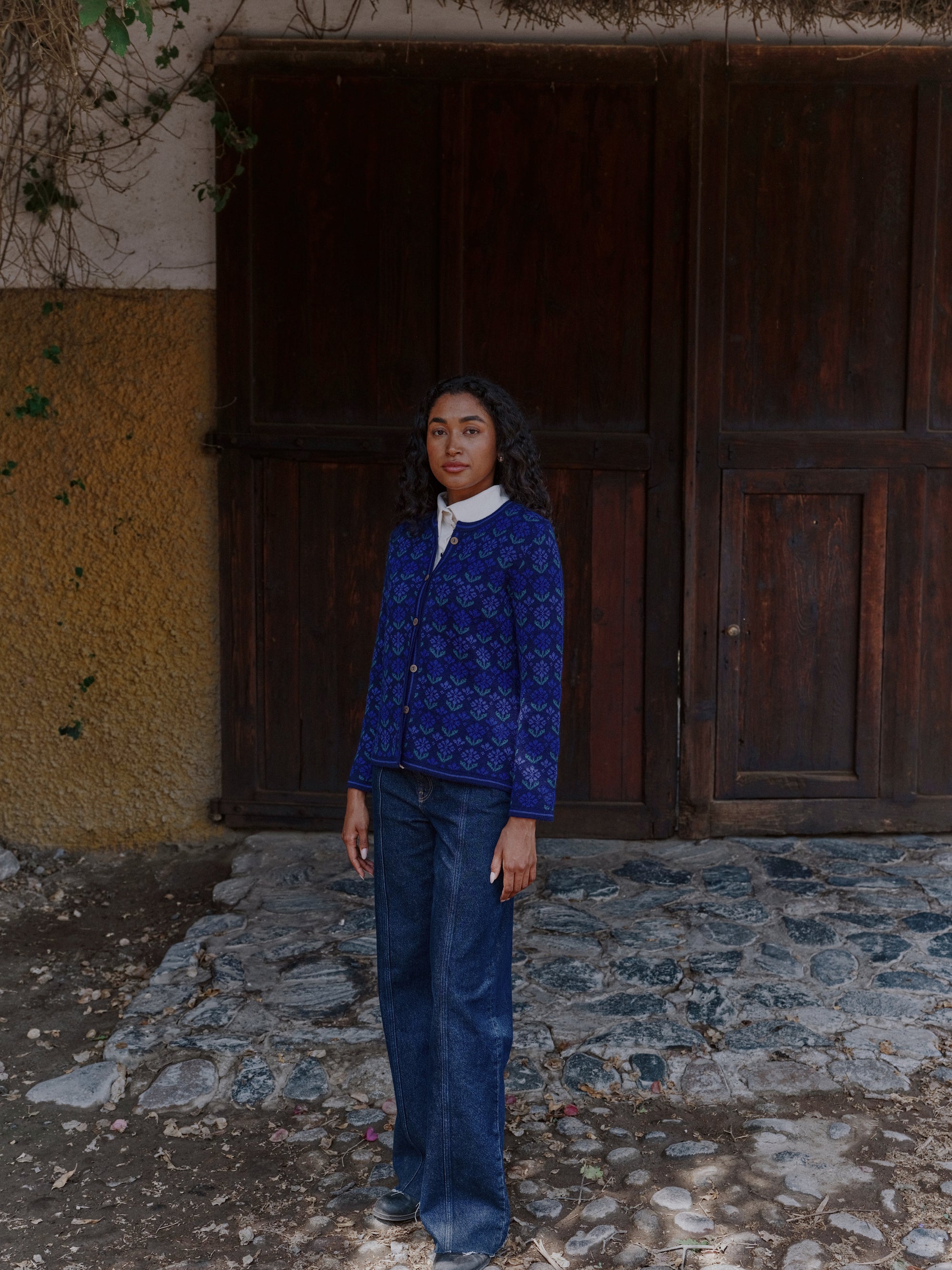 Alpaka Strickjacke in Blau von Manuela Bedford 