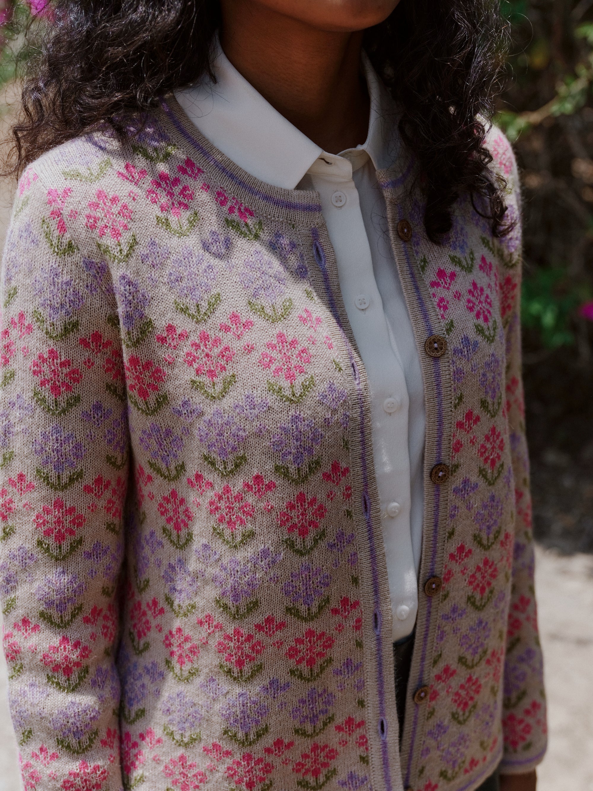 Alpaka Strickjacke in Beige von Manuela Bedford 