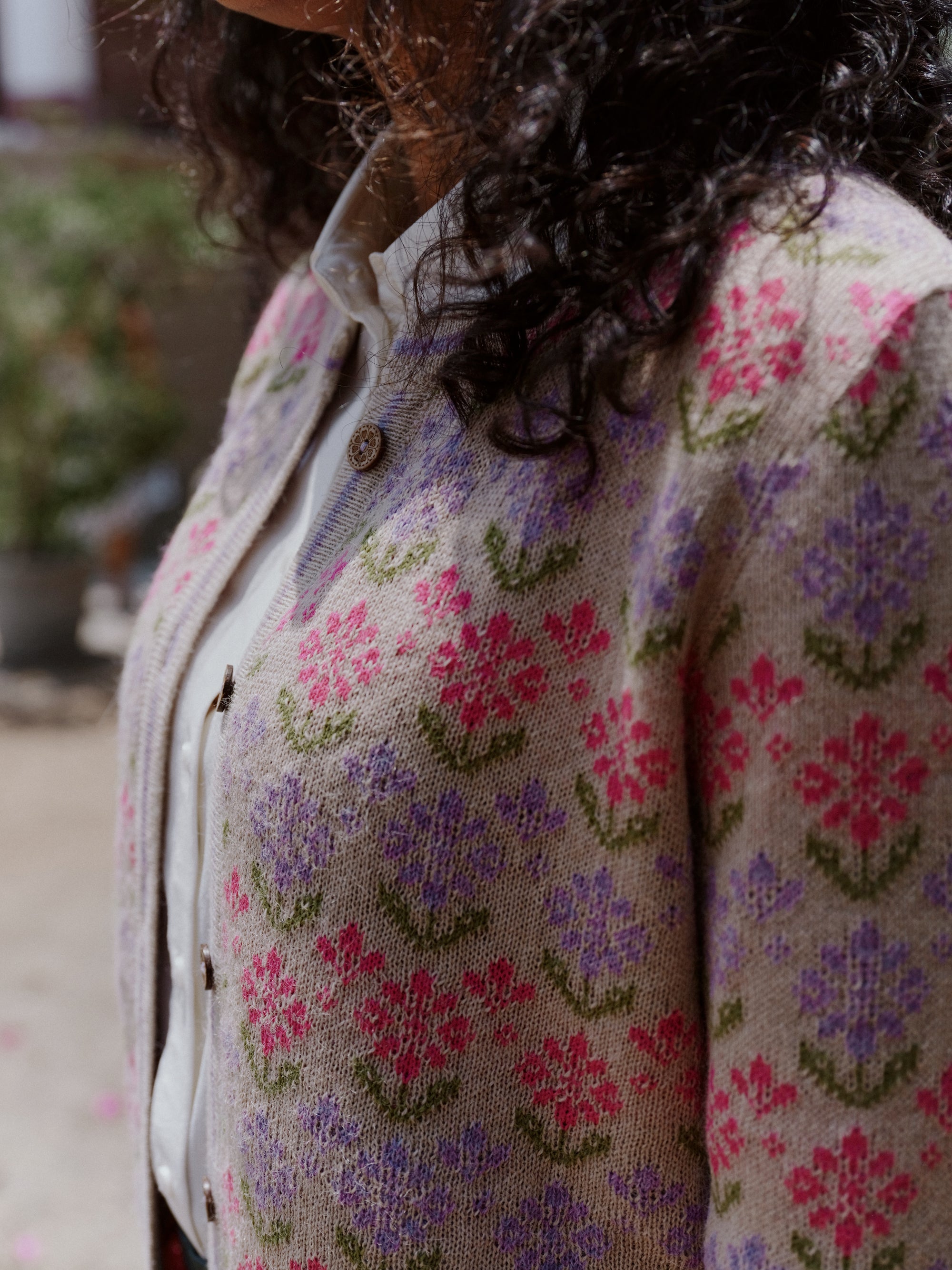 Alpaka Strickjacke in Beige von Manuela Bedford 