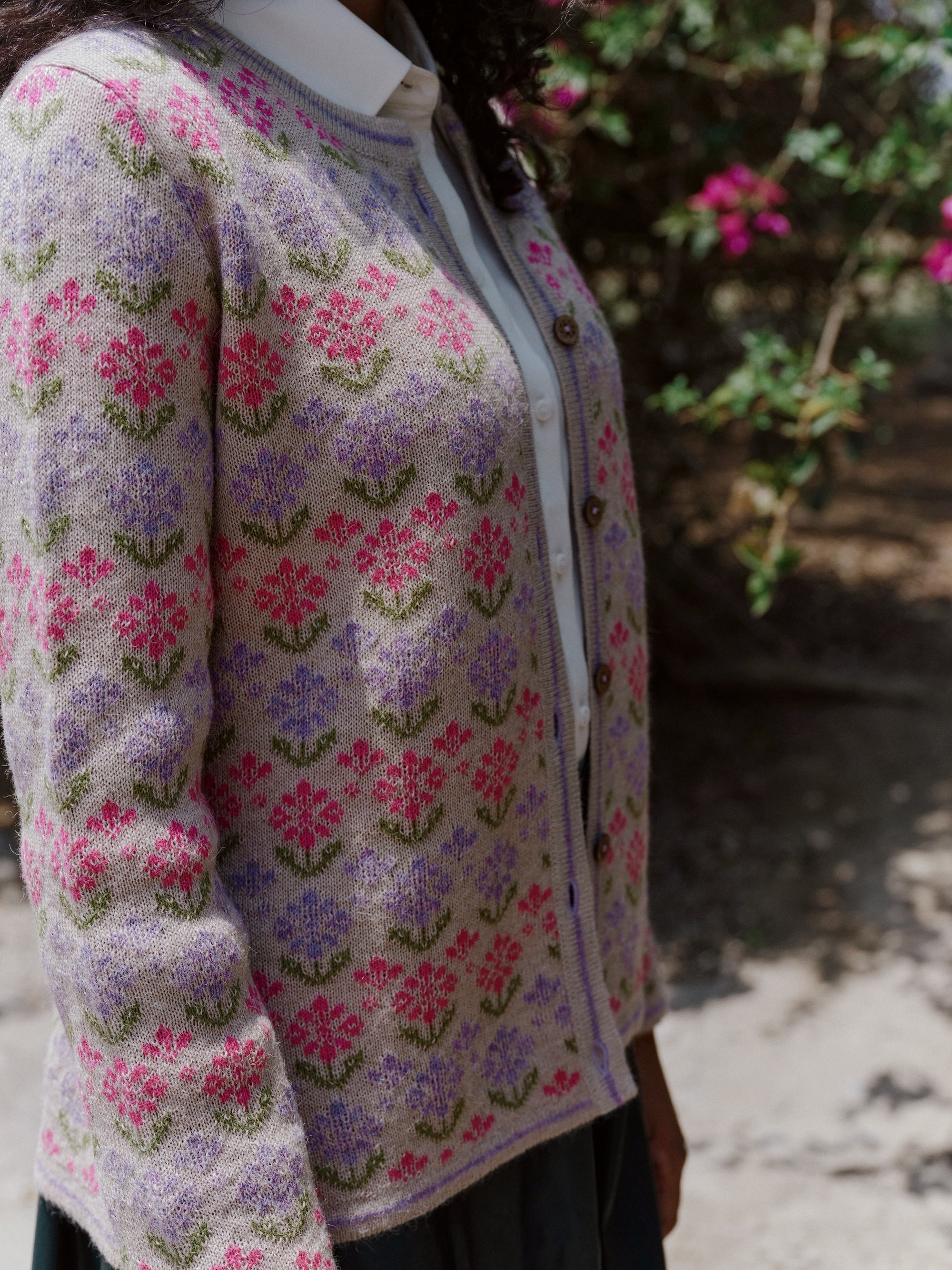 Alpaka Strickjacke in Beige von Manuela Bedford 