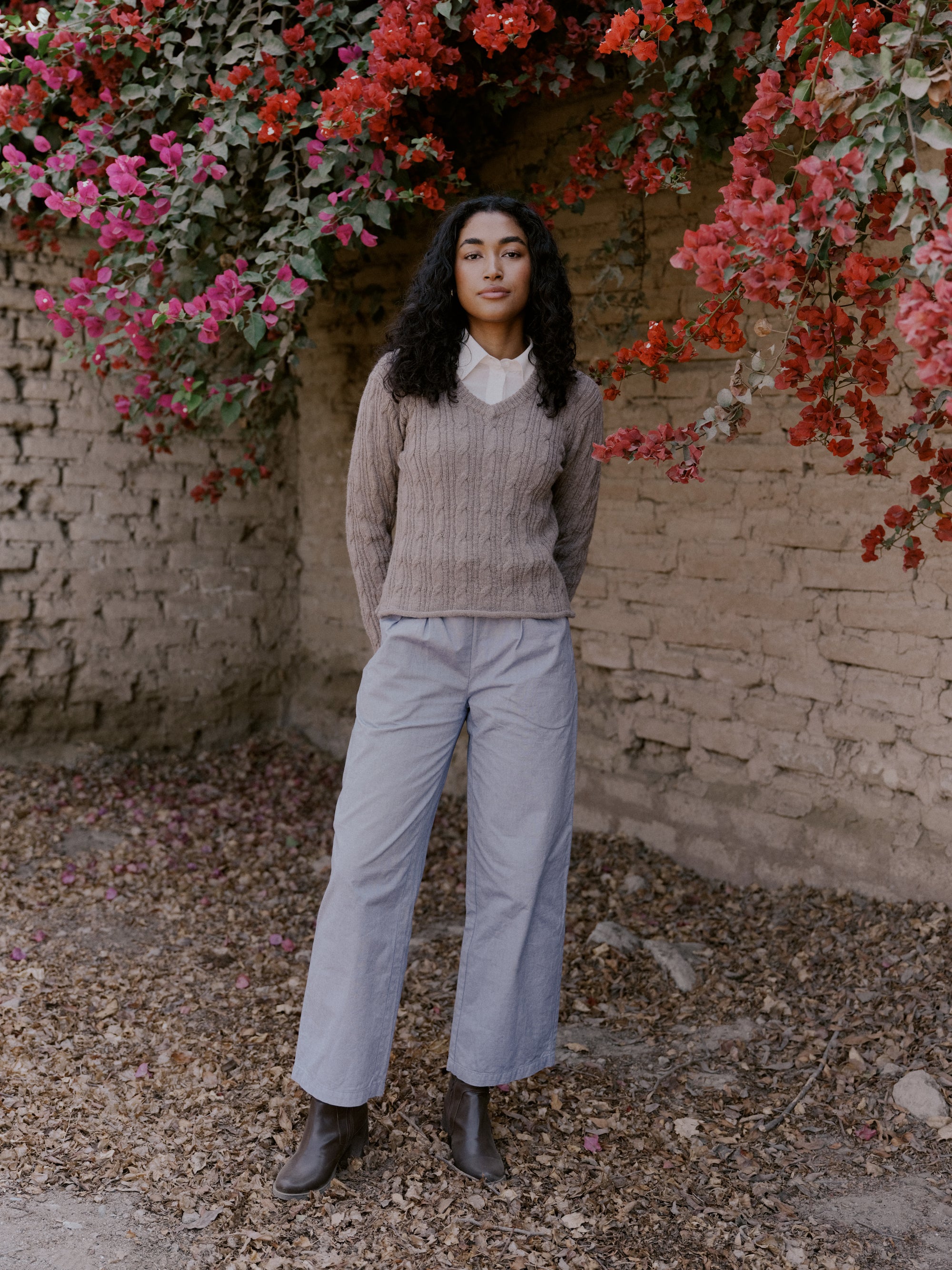 Baby Alpaka Pullover in Taupe von Manuela Bedford Gesamtansicht