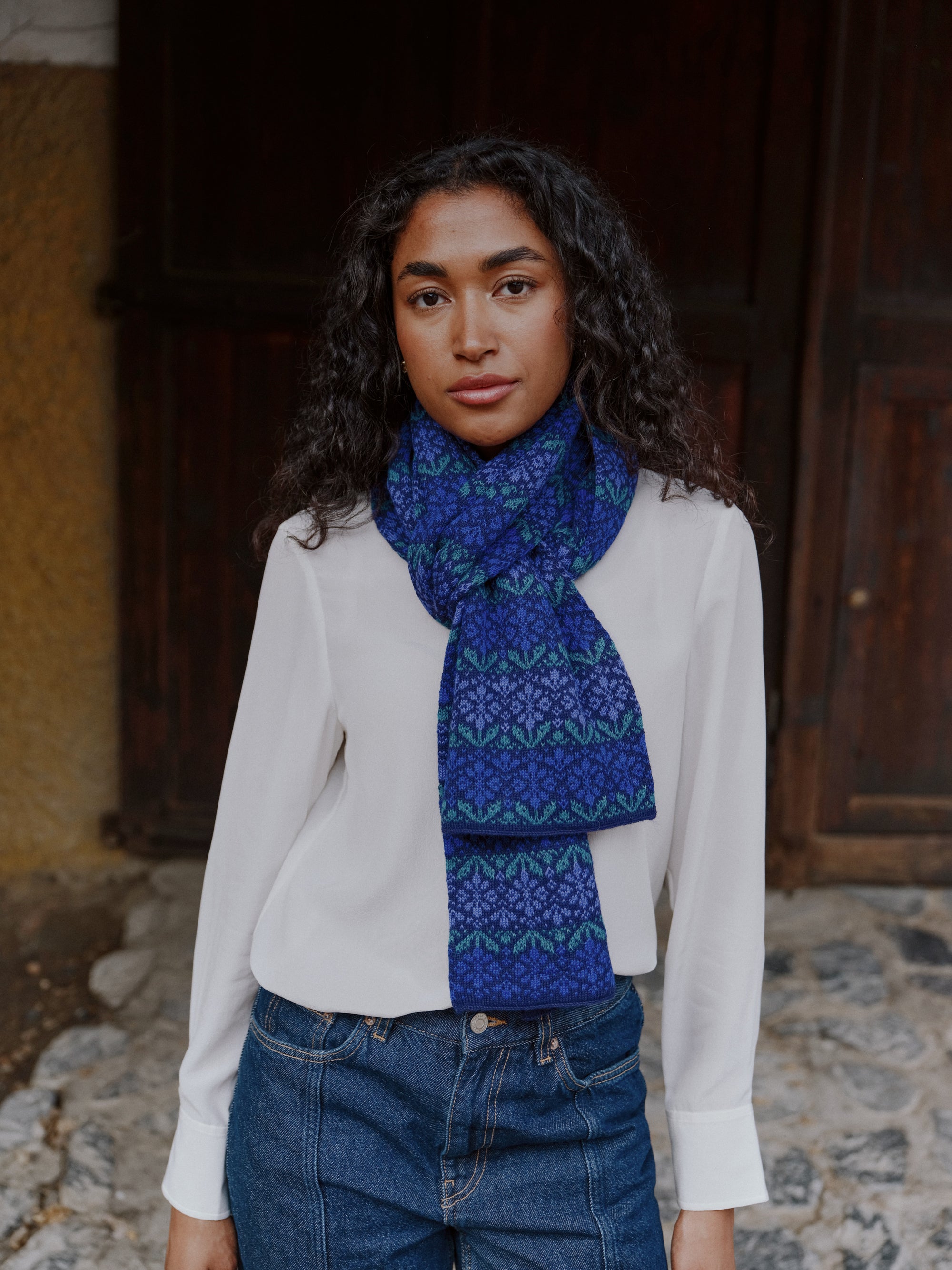 Alpaka Alma Schal in Blau von Manuela Bedford in Blau