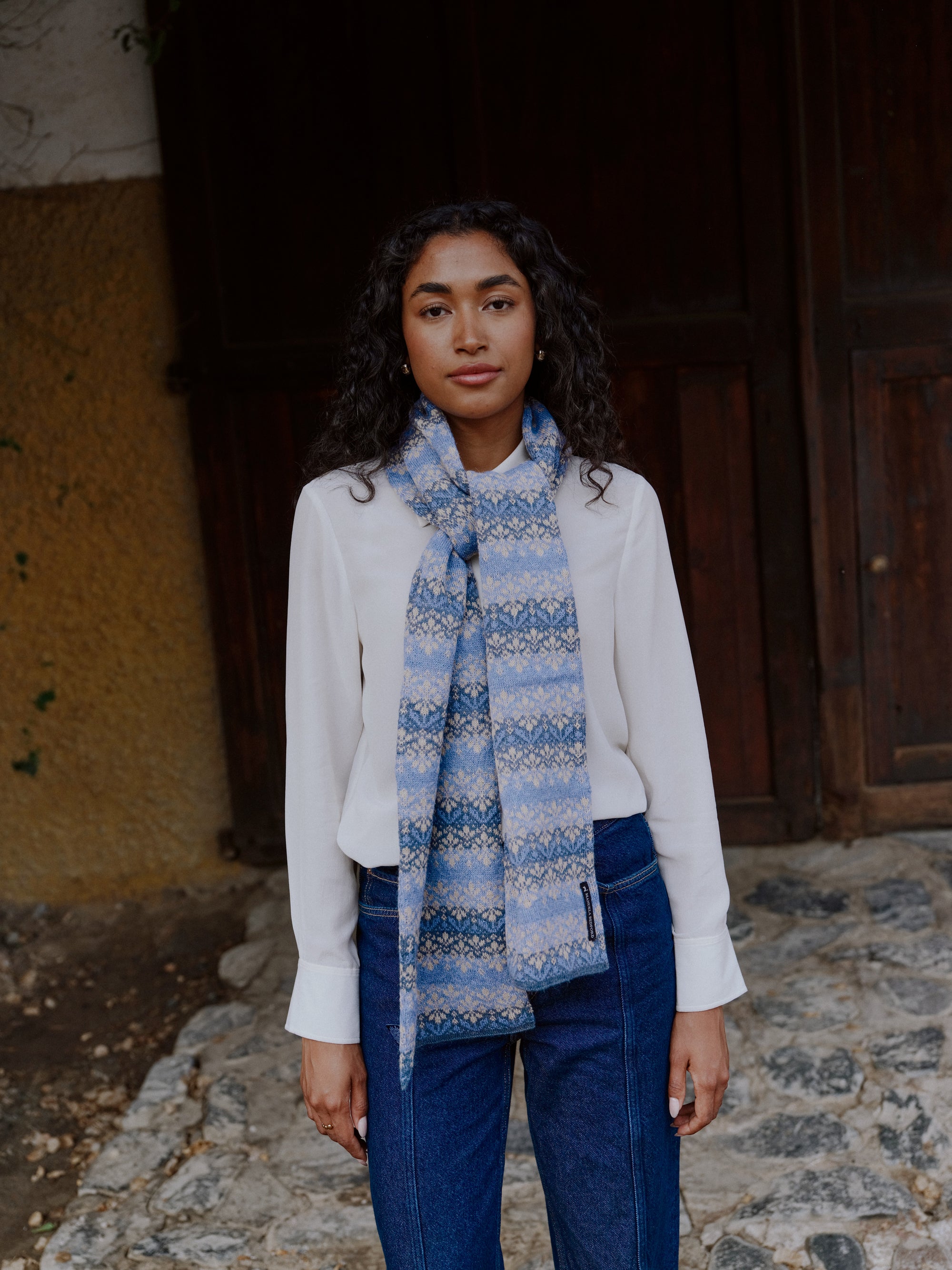 Alpaka Schal Alma von Manuela Bedford in Hellblau Schleife