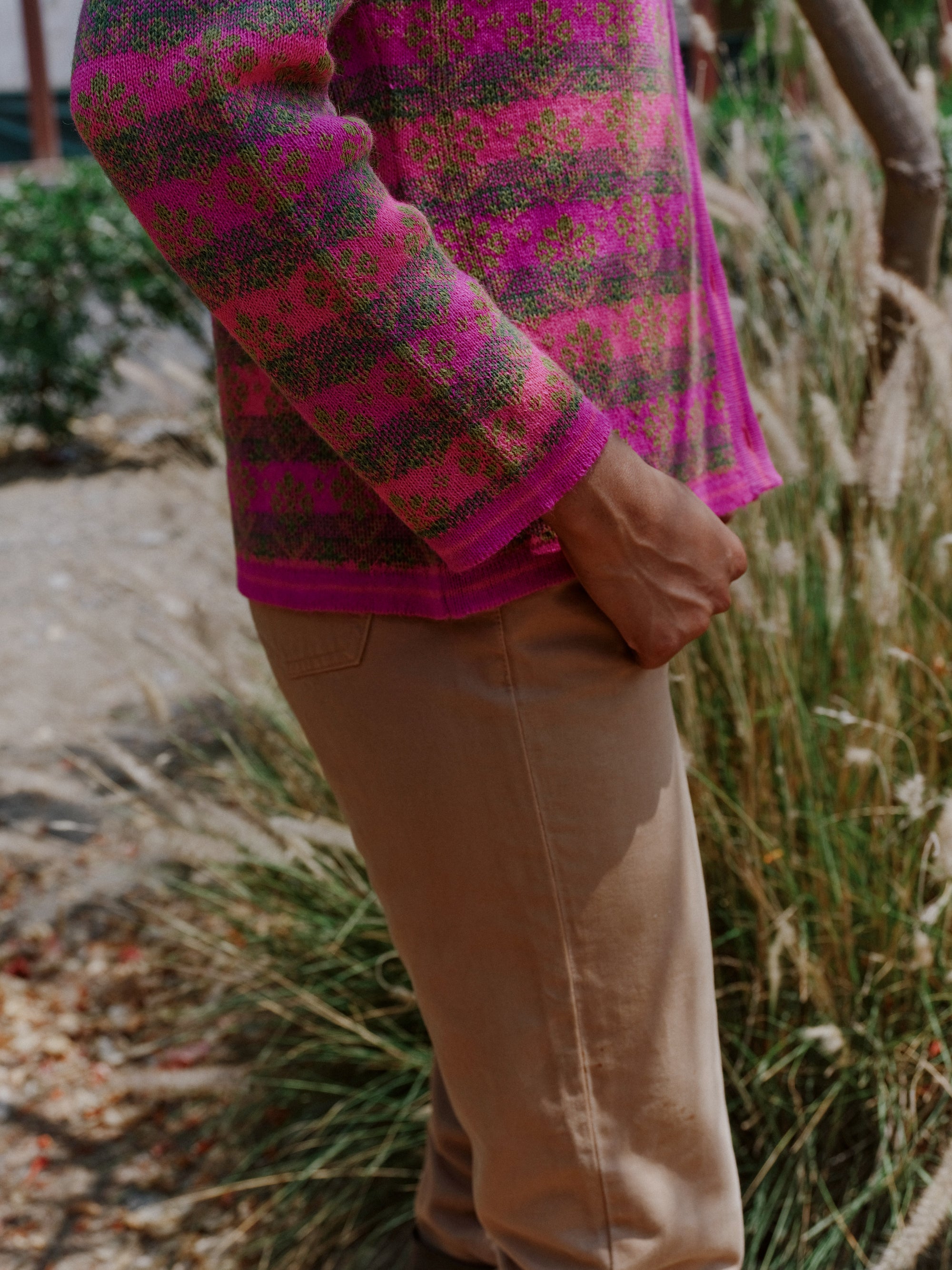 Alpaka Strickjacke Cleo von Manuela Bedford in Fuchsia Schnittansicht