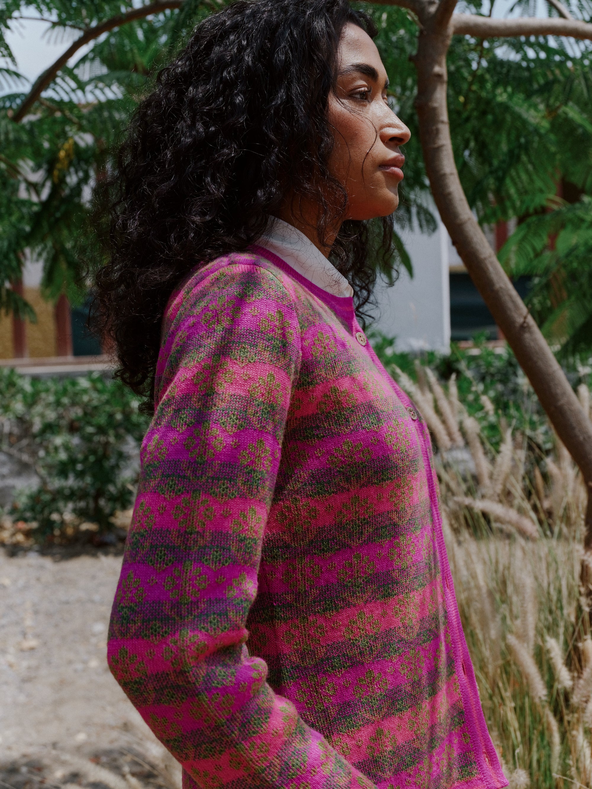 Alpaka Strickjacke Cleo von Manuela Bedford Seitenansicht 