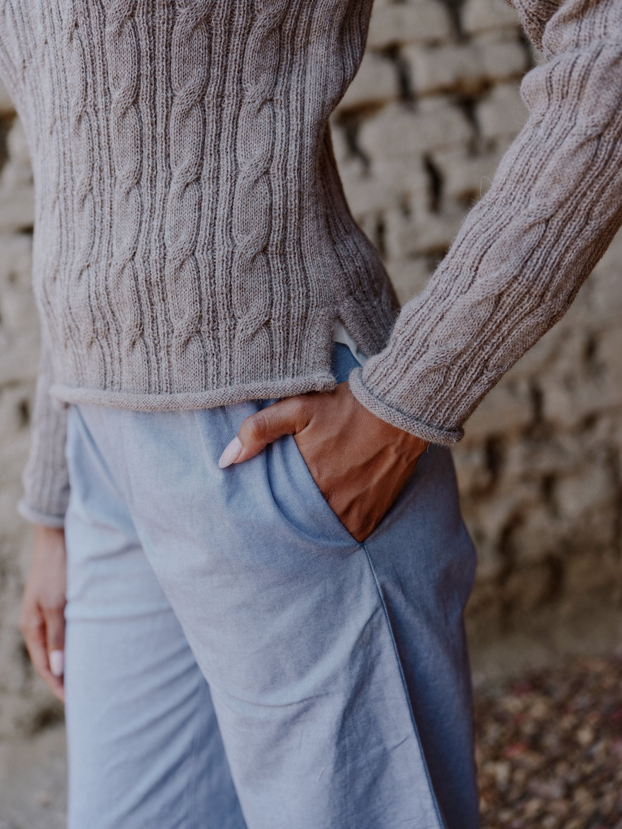 Baby Alpaka Pullover in Taupe von Manuela Bedford 