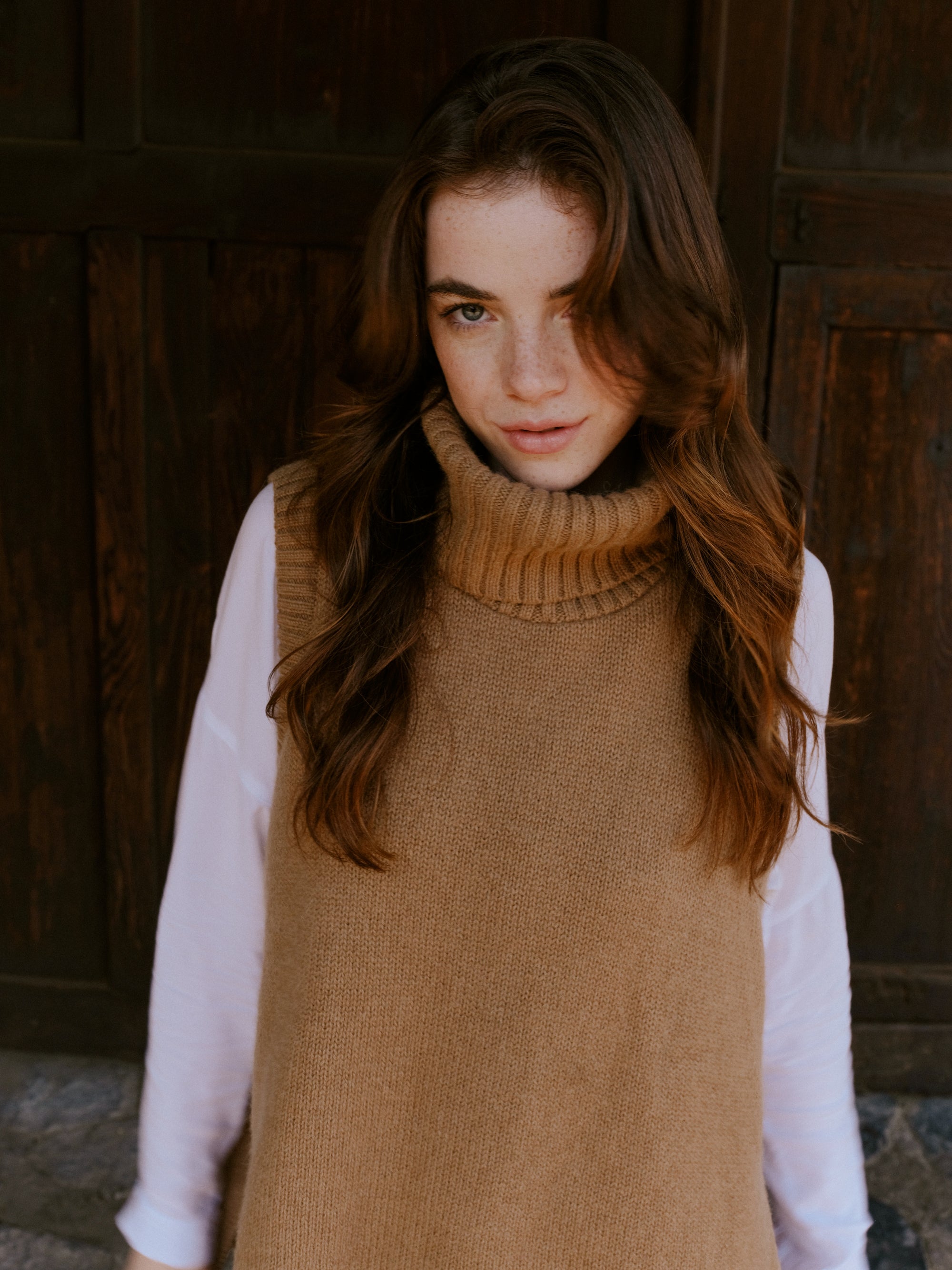 Baby Alpaka Weste mit Rollkragen von Manuela Bedford