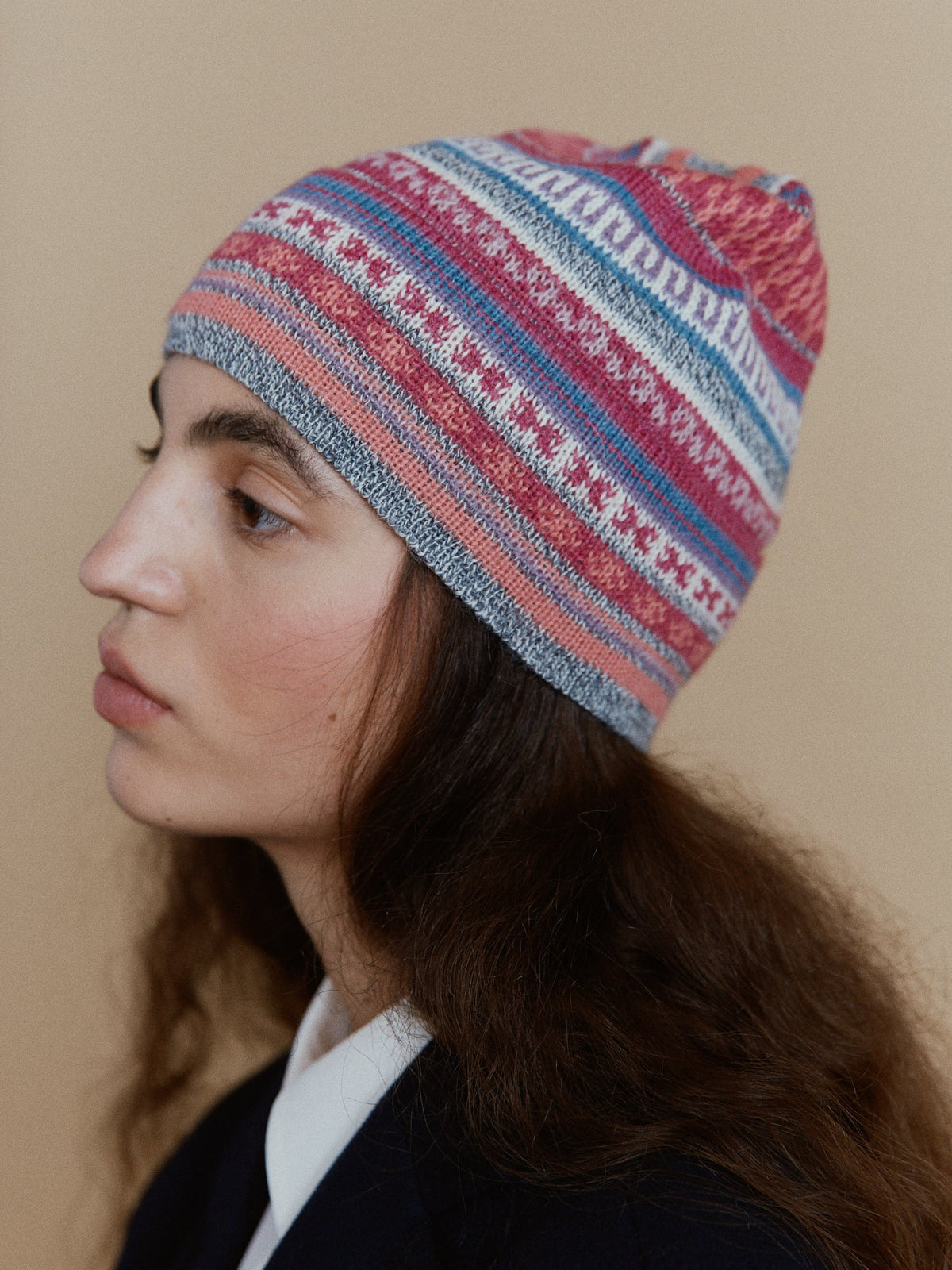 Alpaka Jacquard Mütze Rayas in Pink von Manuela Bedford