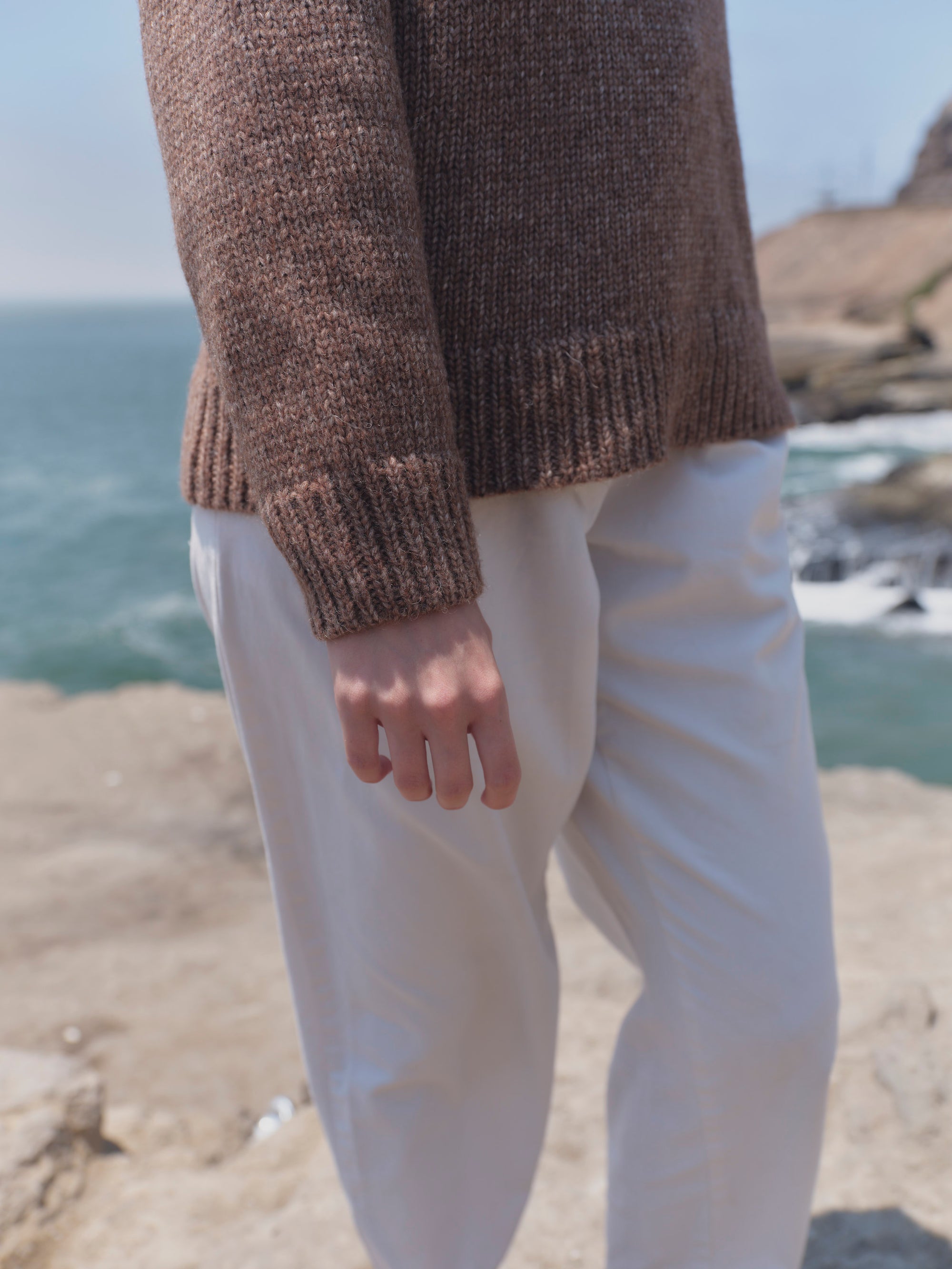 Alpaka Pullover Viacha in Braun von Manuela Bedford