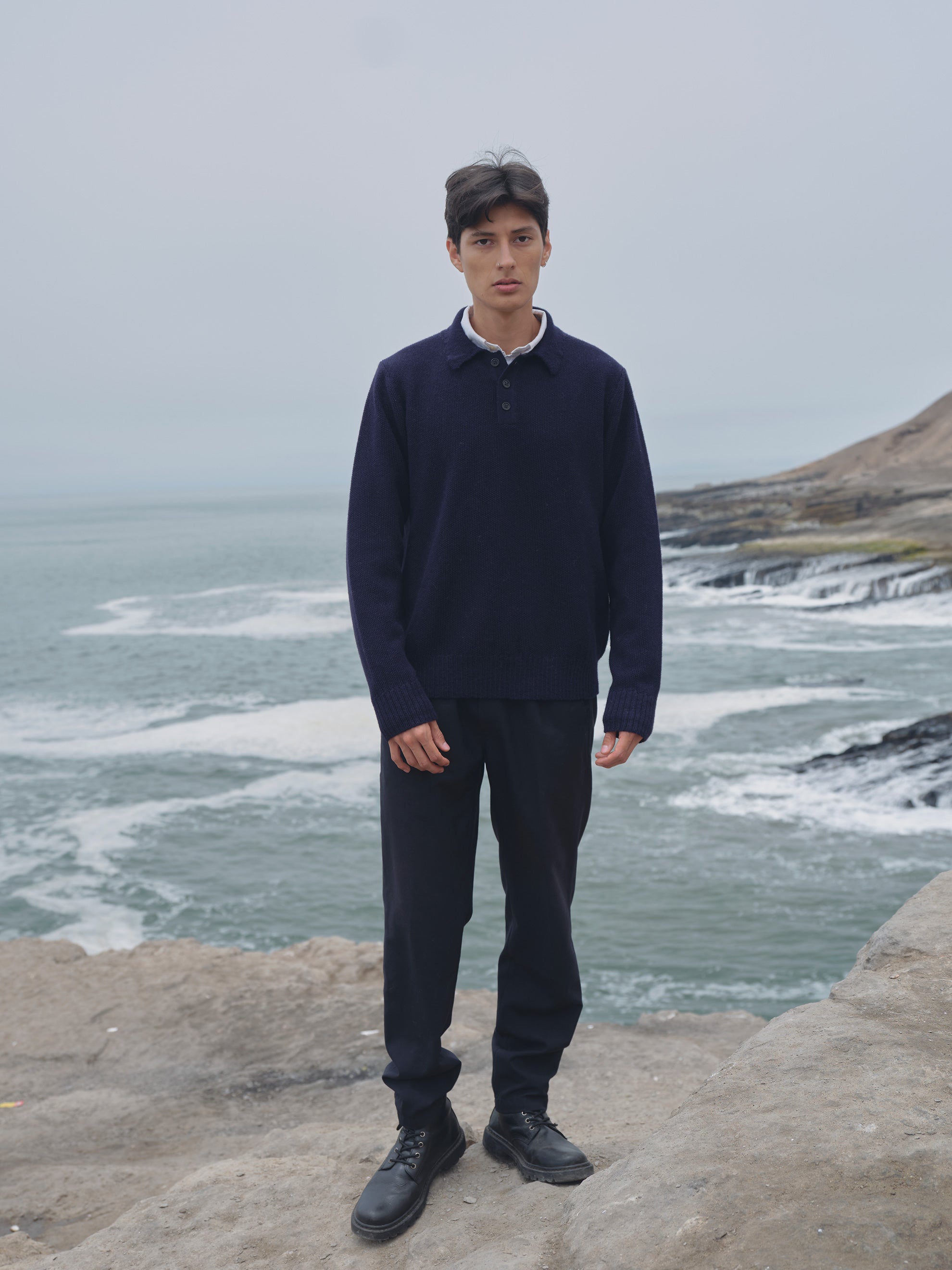 Alpaka Viacha Herren Pullover in Marine von Manuela Bedford