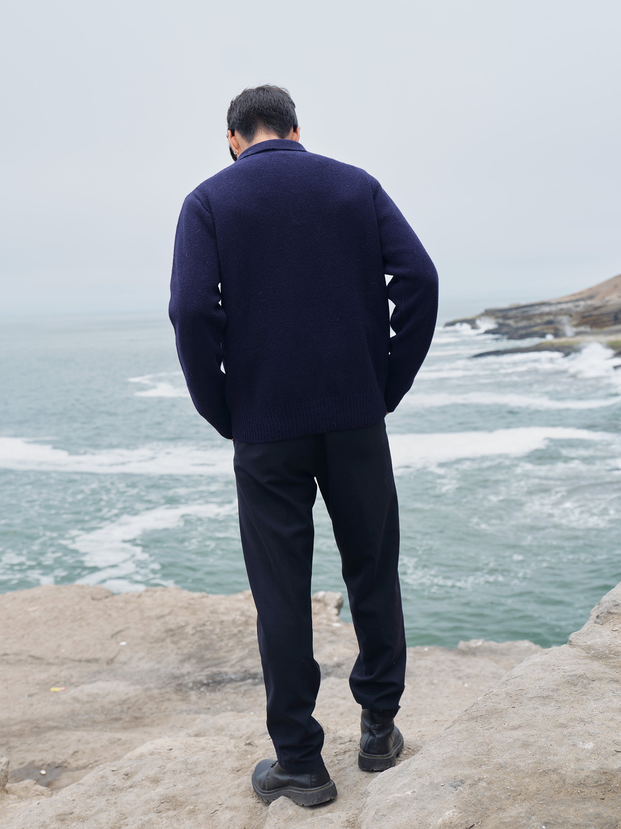 Alpaka Viacha Herren Pullover in Marine von Manuela Bedford