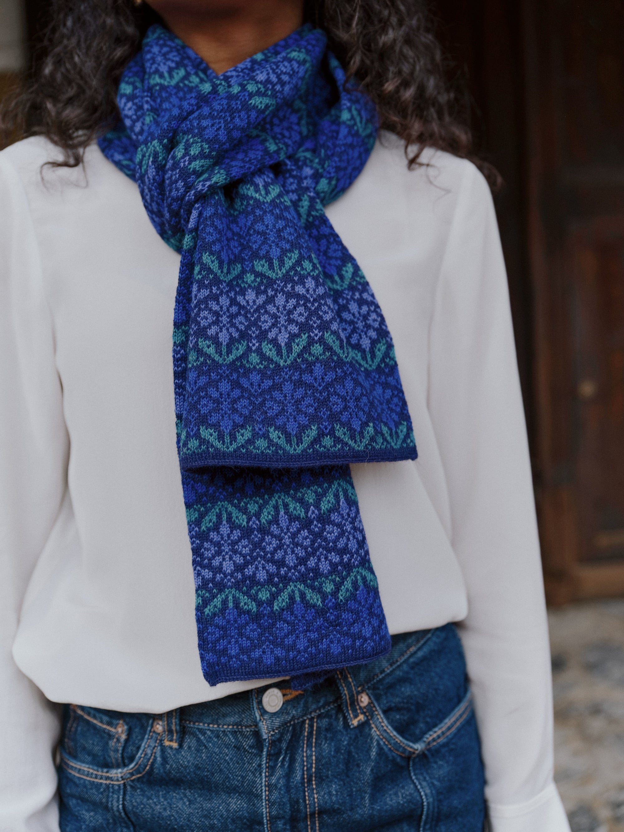 Alpaka Schal Alma in Blau von Manuela Bedford