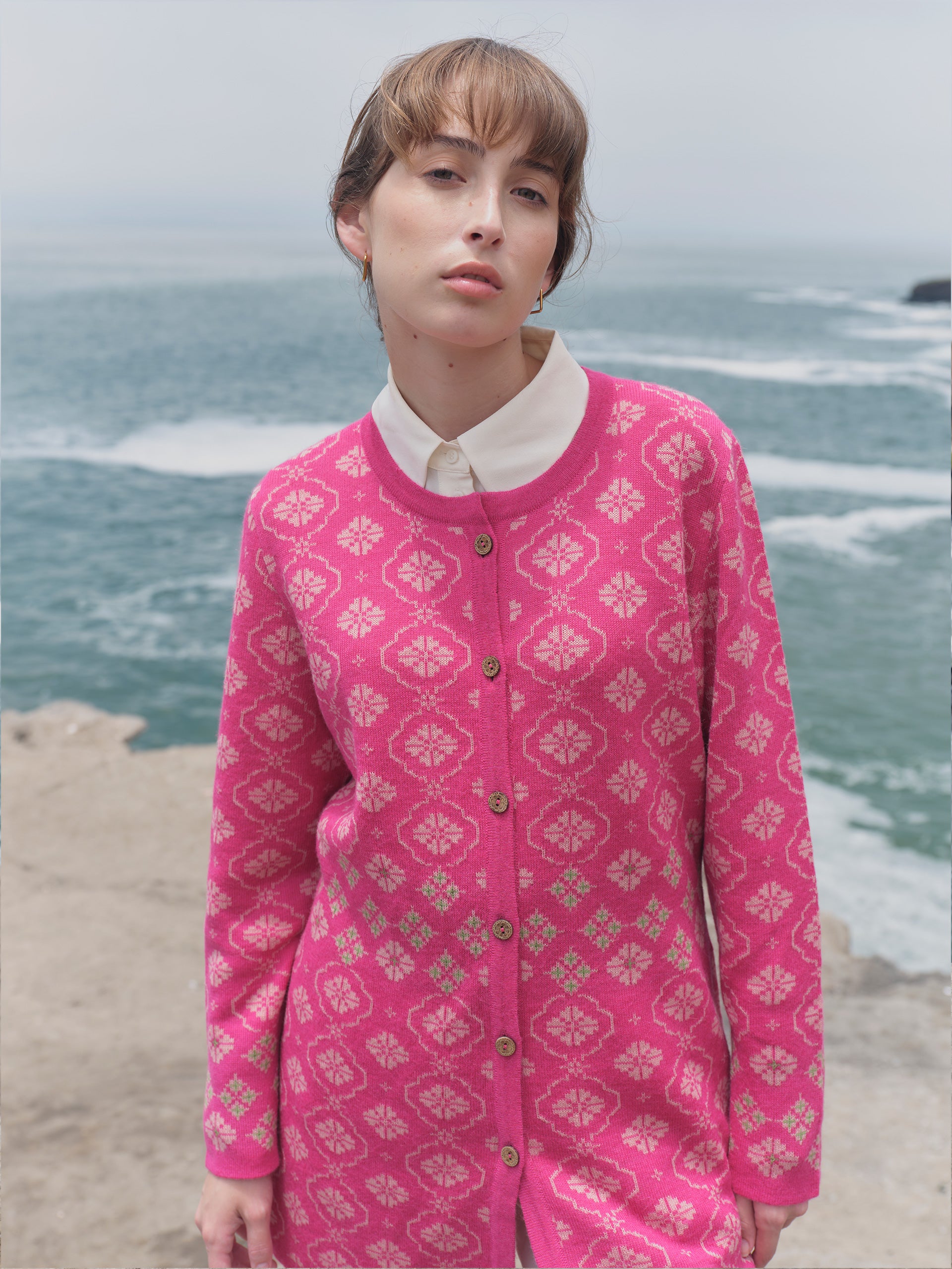 Alpaka Strickjacke ANA in Fuchsia von Manuela Bedford