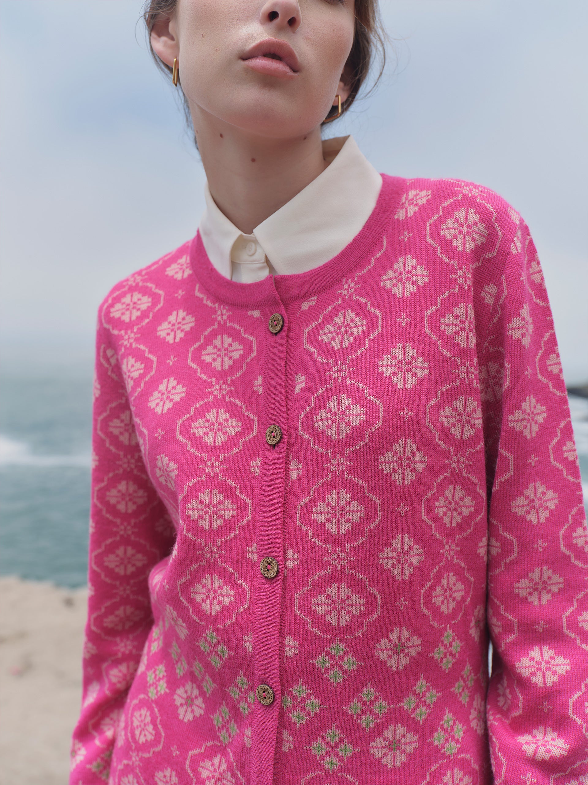 Alpaka Strickjacke ANA in Fuchsia von Manuela Bedford