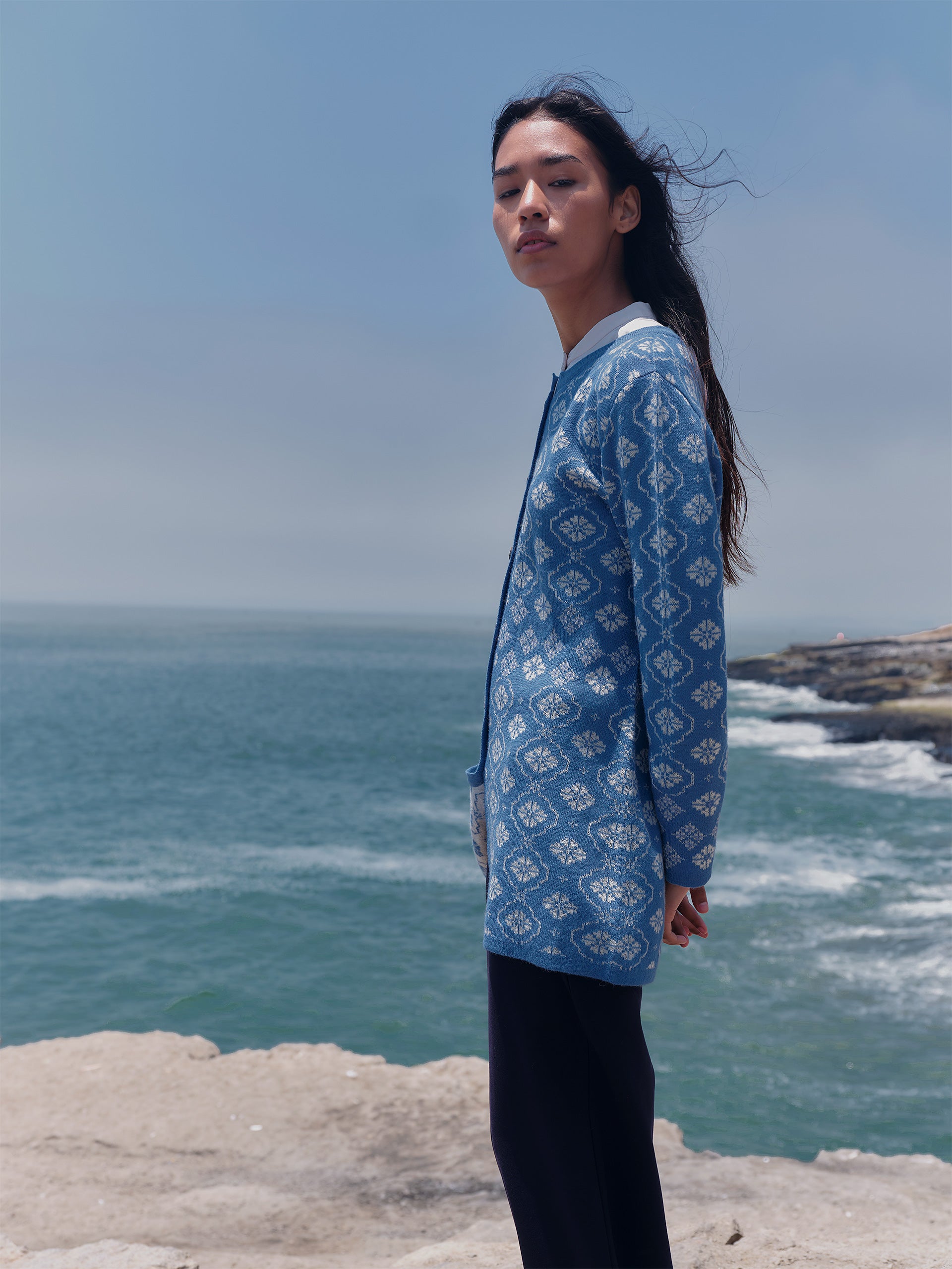 Alpaka Strickjacke ANA in Hellblau von Manuela Bedford