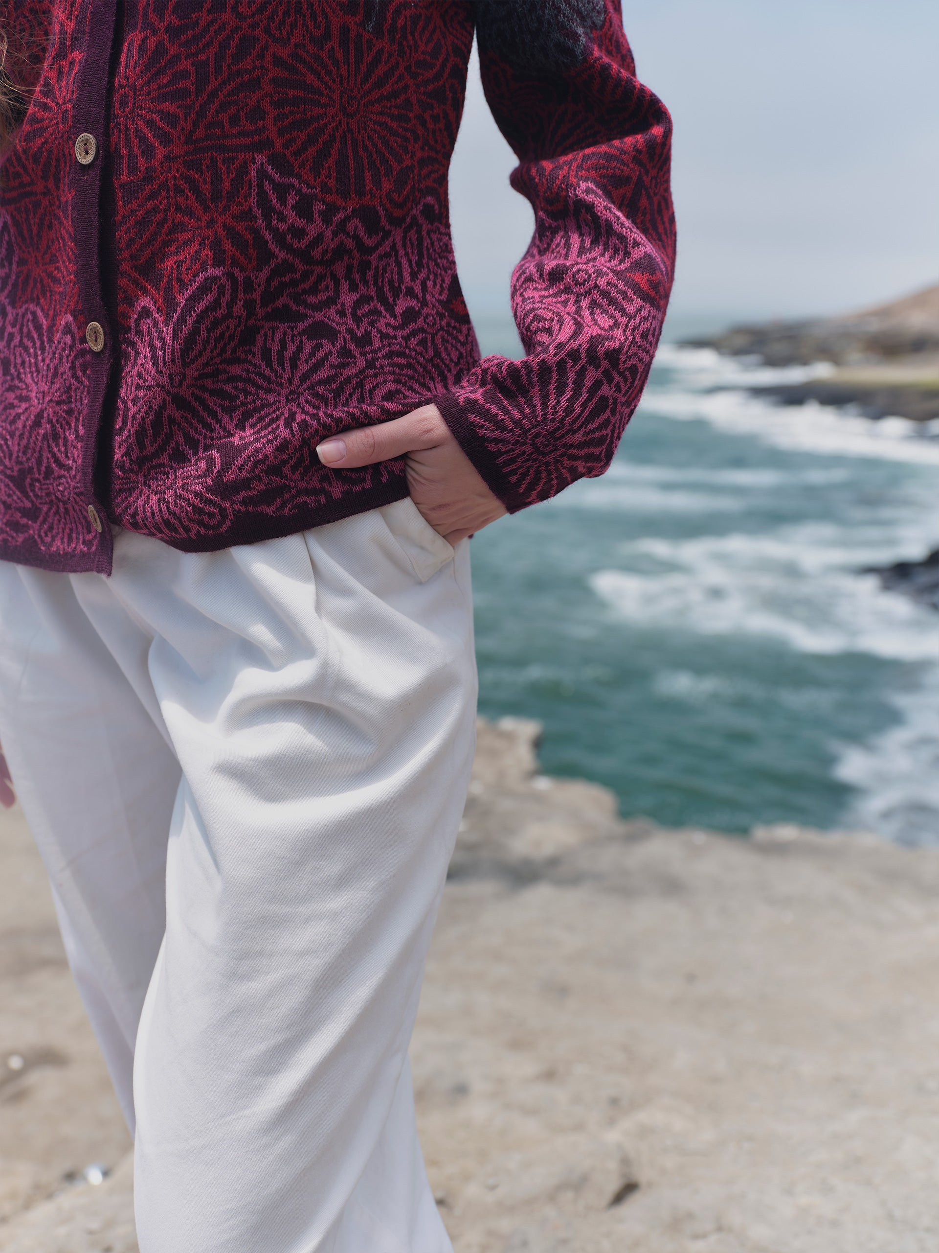 Alpaka Strickjacke JULI in Berry von Manuela Bedford