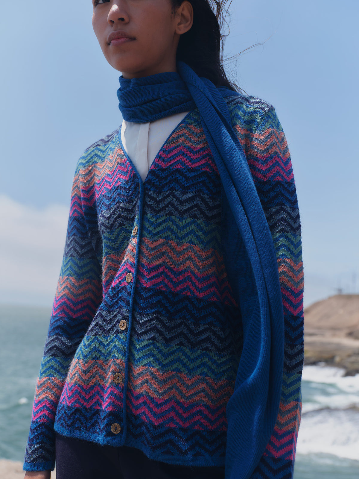 Alpaka Strickjacke Zigzag in Türkis von Manuela Bedford