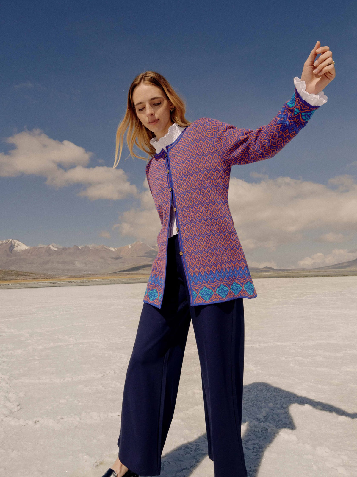Alpaka Jacquard Strickjacke in Blau von Manuela Bedford