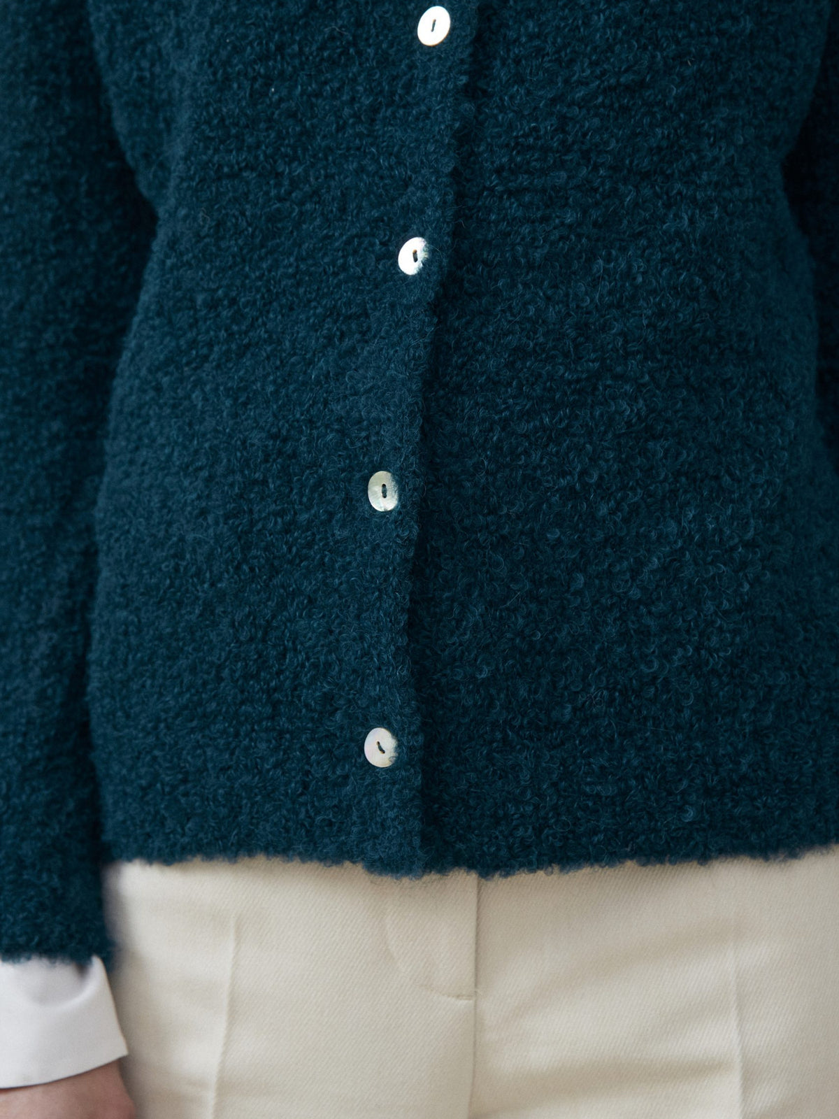 Alpaka Boucle Cardigan Cruz Detailansicht