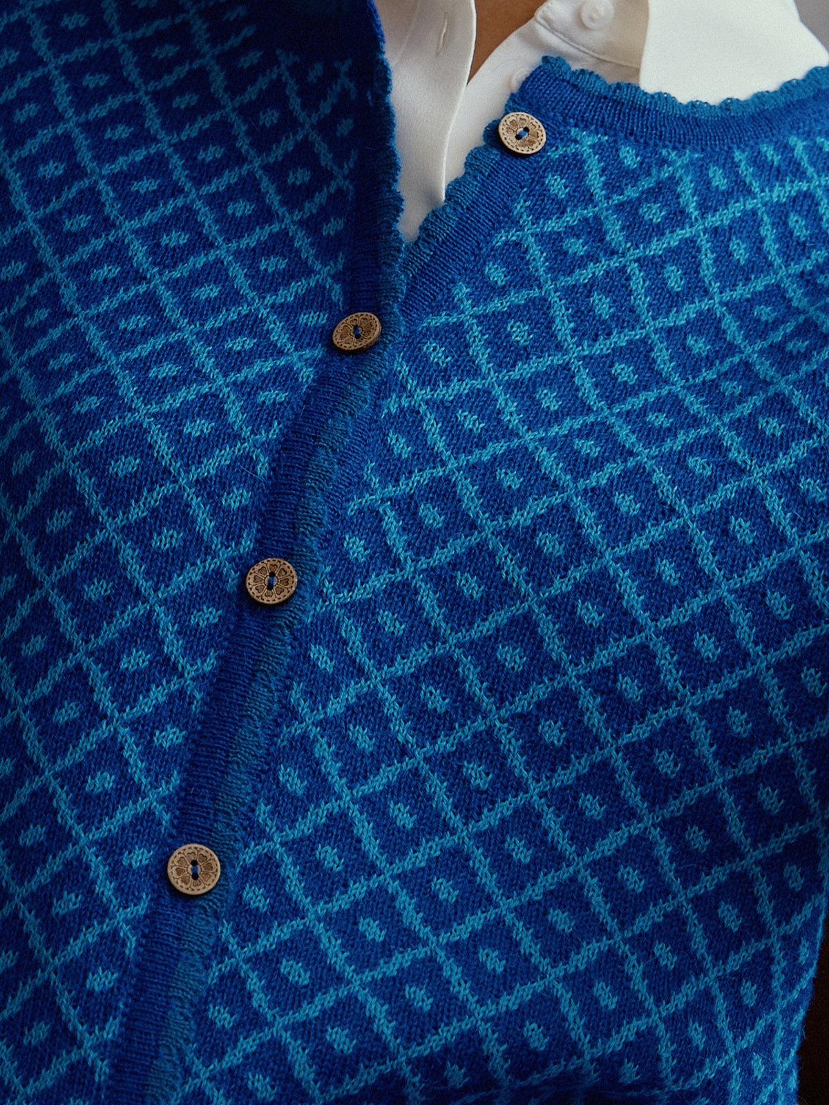 Alpaka Cardigan Aura in Blau von Manuela Bedford