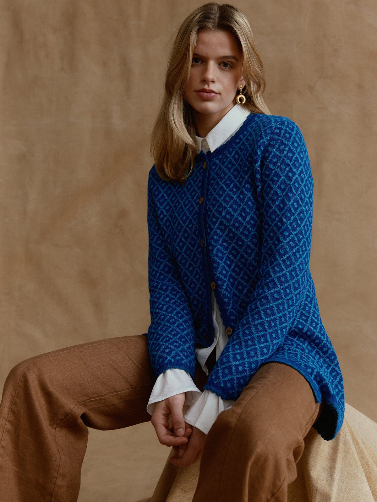 Alpaka Cardigan Aura in Blau von Manuela Bedford