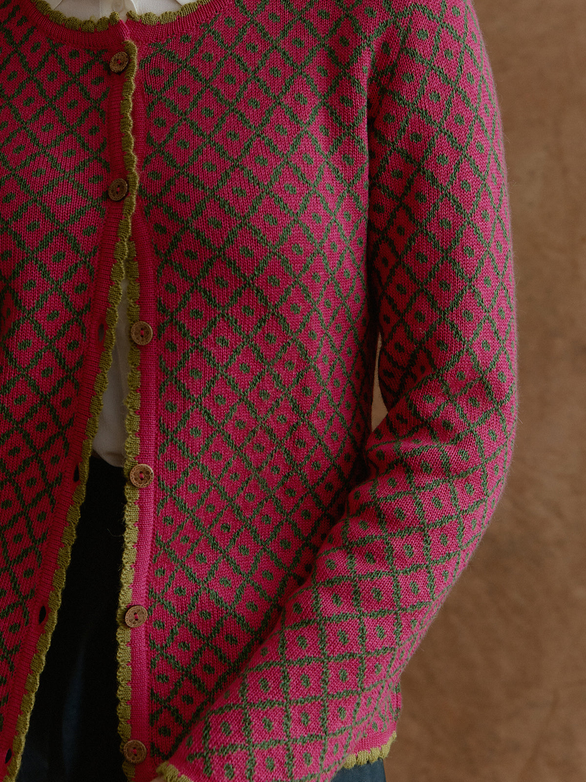 Alpaka Cardigan Aura von Manuela Bedford in Fuchsia
