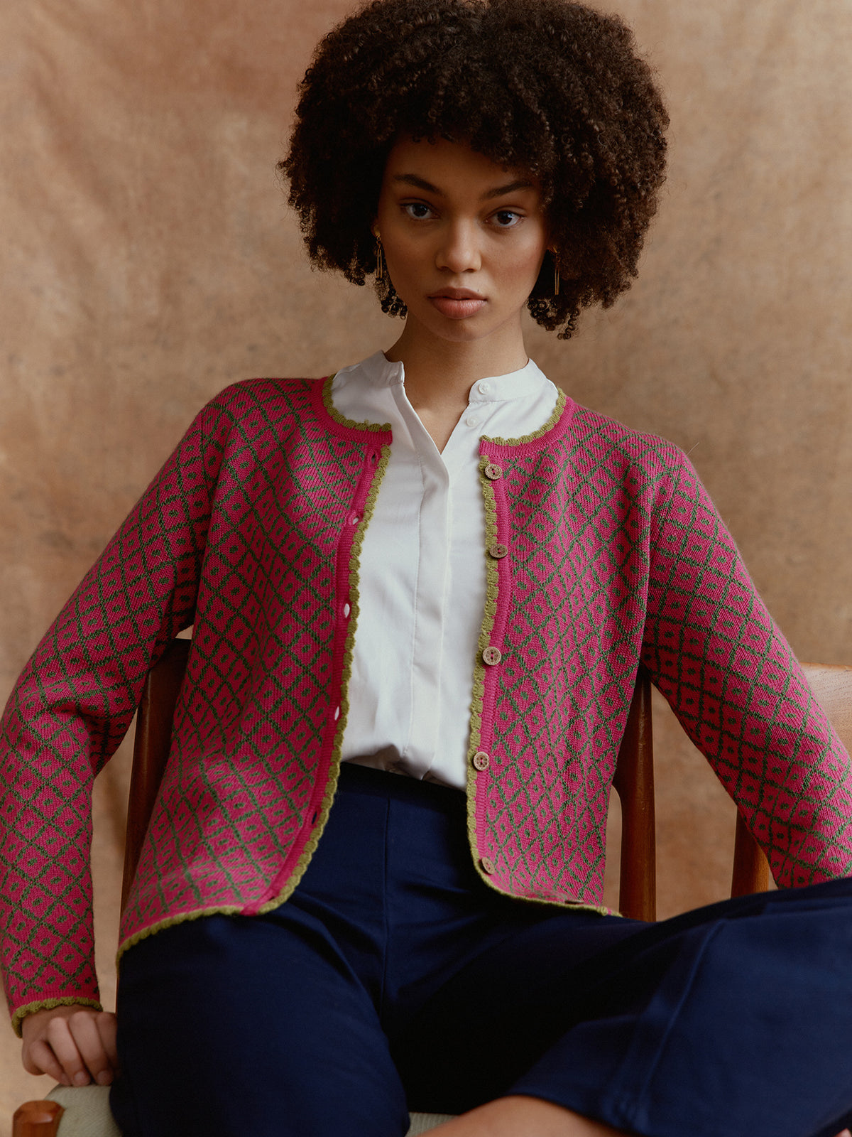 Alpaka Aura Cardigan von Manuela Bedford in Fuchsia