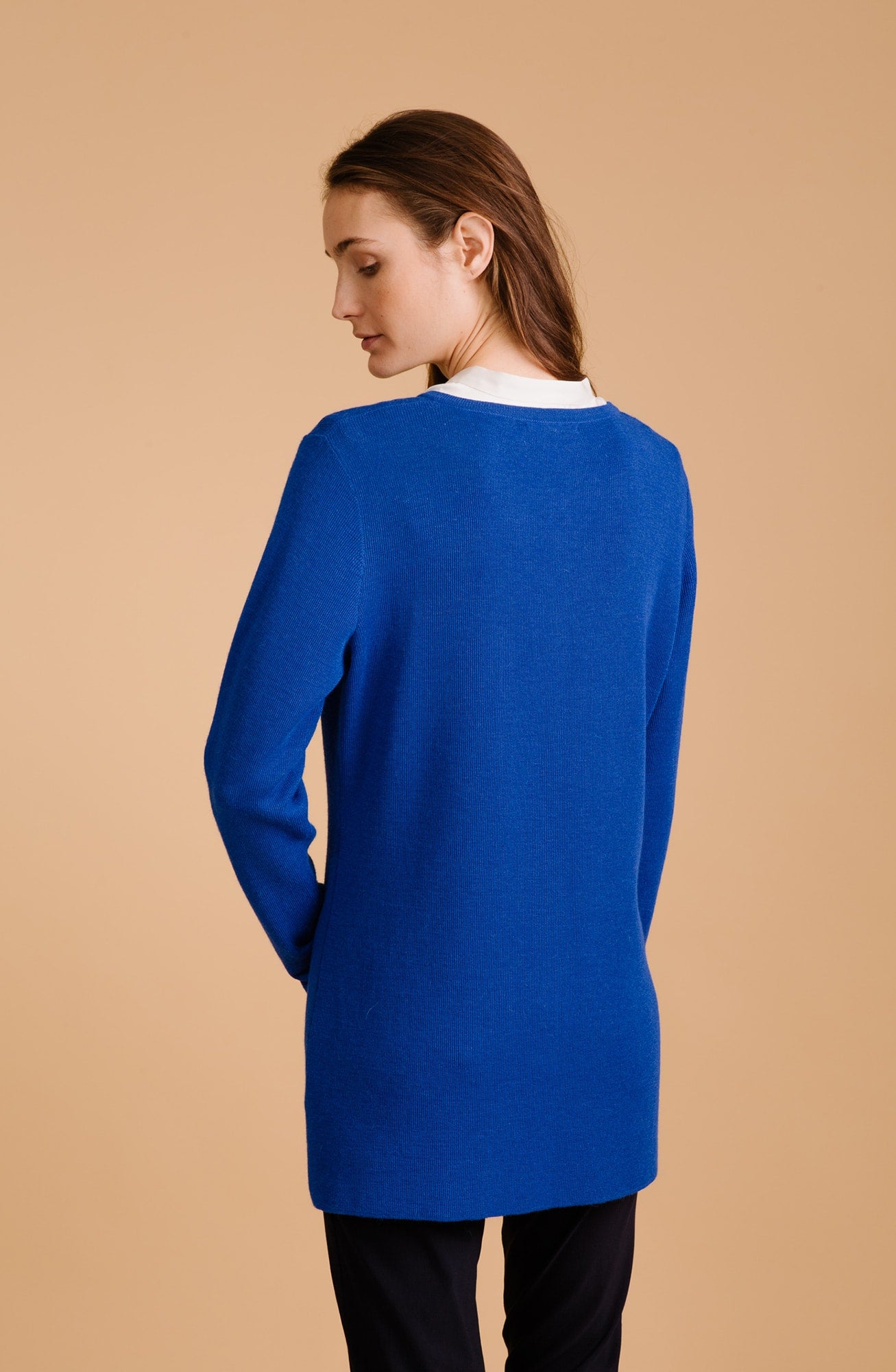 Langer Cardigan in Königsblau aus 100% Alpakawolle